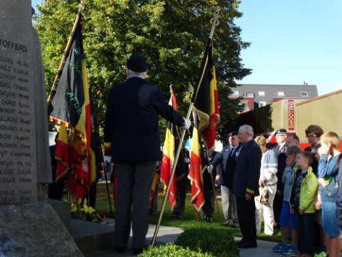 Herdenking oorlogsslachtoffers beide wereldoorlogen (jaargetijde) - Woumen (40)